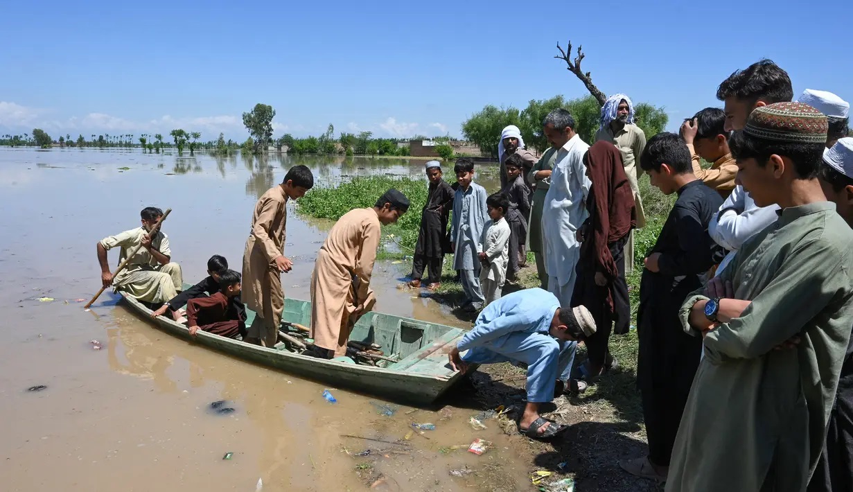 Banjir di Pakistan Tewaskan Lebih dari 921 Orang - BRIEF